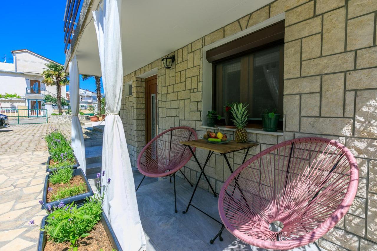 Apartments Kira Crikvenica Exterior photo